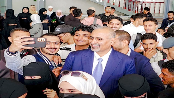 ​الزُبيدي يودّع طلاب المنحة الدراسية الإماراتية إلى أبوظبي ويحثهم على التميز العلمي